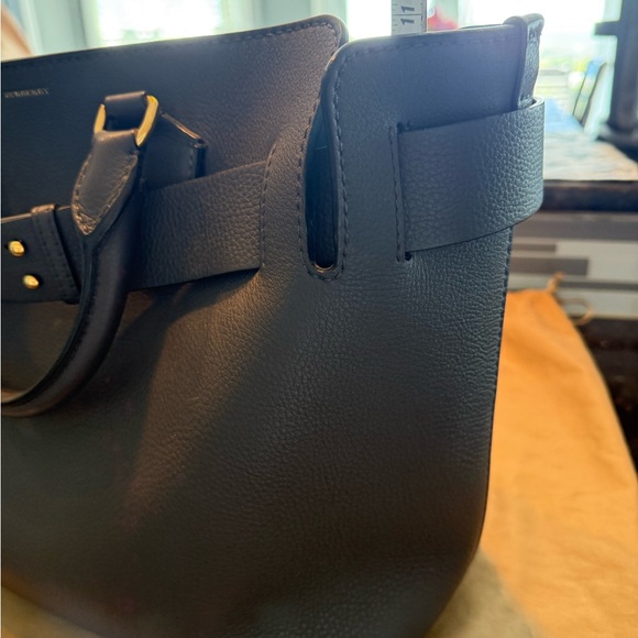 Two tone Burberry buckle bag - Picture 6 of 6